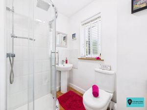 Downstairs Bathroom- click for photo gallery